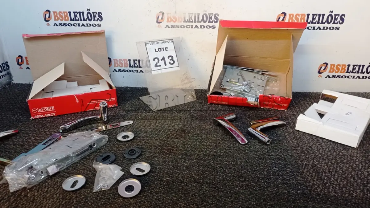 LOTE 213 - 02 FECHADURAS MARCA LA FONTE. (NO ESTADO) ATENÇÃO! FAZER A VISITAÇÃO ANTES DE ARREMATAR, NÃO SABEMOS SE FUNCIONA, LEILÃO NÃO TEM GARANTIA E NEM DEVOLUÇÃO, SUJEITO A POSSÍVEIS AVARIAS VISÍVEIS/OCULTAS E/OU AUSÊNCIA DE COMPONENTES.