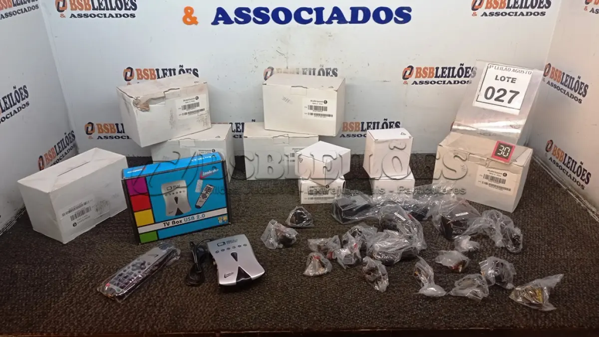 LOTE 027 - 01 TV BOX E 06 CAIXAS DE FONTE COM 04 UNIDADES CADA. (NO ESTADO) ATENÇÃO! FAZER A VISITAÇÃO ANTES DE ARREMATAR, NÃO SABEMOS SE FUNCIONA, LEILÃO NÃO TEM GARANTIA E NEM DEVOLUÇÃO, SUJEITO A POSSÍVEIS AVARIAS VISÍVEIS/OCULTAS E/OU AUSÊNCIA DE COMPONENTES.