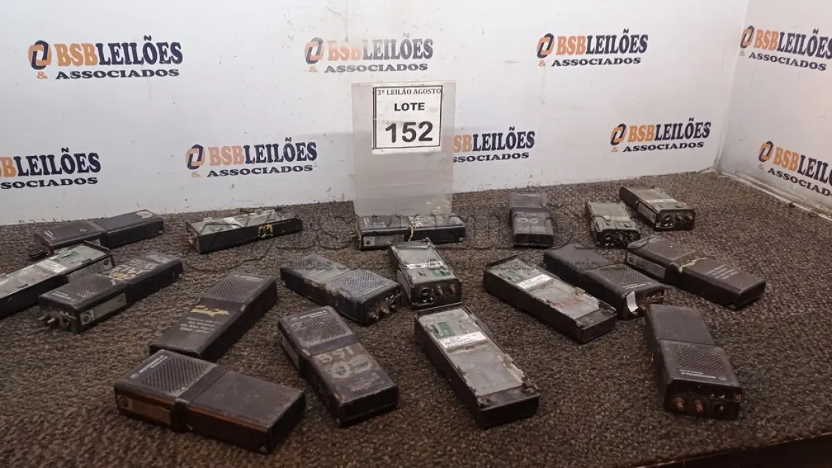 LOTE 152 - 01 LOTE COM VÁRIOS RÁDIOS MODELO P110 MOTOROLA SEM BATERIA. (NO ESTADO) ATENÇÃO! FAZER A VISITAÇÃO ANTES DE ARREMATAR, NÃO SABEMOS SE FUNCIONA, LEILÃO NÃO TEM GARANTIA E NEM DEVOLUÇÃO, SUJEITO A POSSÍVEIS AVARIAS VISÍVEIS/OCULTAS E/OU AUSÊNCIA DE COMPONENTES.