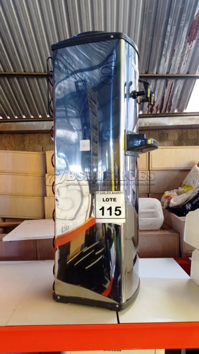 LOTE 115 - 01 BEBEDOURO PARA GARRAFÃO MARCA LIBELL. (NO ESTADO) ATENÇÃO! FAZER A VISITAÇÃO ANTES DE ARREMATAR, NÃO SABEMOS SE FUNCIONA, LEILÃO NÃO TEM GARANTIA E NEM DEVOLUÇÃO, SUJEITO A POSSÍVEIS AVARIAS VISÍVEIS/OCULTAS E/OU AUSÊNCIA DE COMPONENTES.