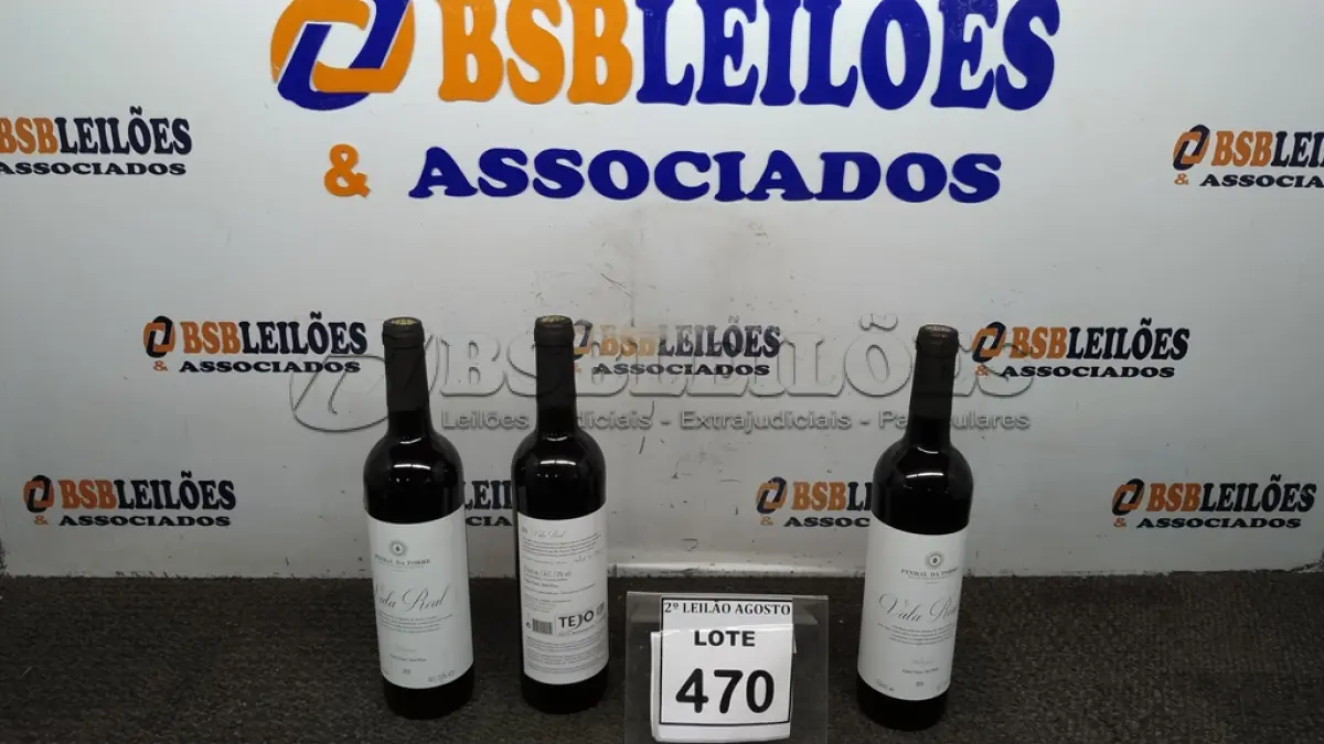 LOTE 470 - 03 GARRAFAS DE VINHO TINTO VALA REAL PORTUGUÊS SAFRA 2019 750ML. (NO ESTADO) ATENÇÃO! FAZER A VISITAÇÃO ANTES DE ARREMATAR, NÃO SABEMOS SE FUNCIONA, LEILÃO NÃO TEM GARANTIA E NEM DEVOLUÇÃO, SUJEITO A POSSÍVEIS AVARIAS VISÍVEIS/OCULTAS E/OU AUSÊNCIA DE COMPONENTES.