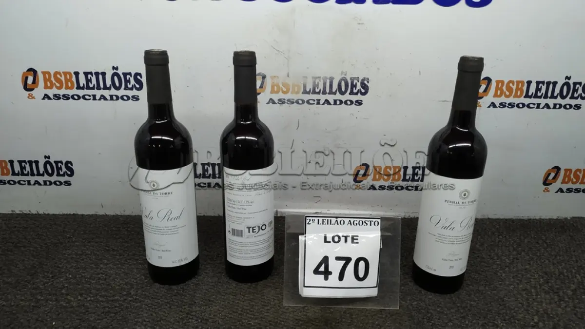 LOTE 470 - 03 GARRAFAS DE VINHO TINTO VALA REAL PORTUGUÊS SAFRA 2019 750ML. (NO ESTADO) ATENÇÃO! FAZER A VISITAÇÃO ANTES DE ARREMATAR, NÃO SABEMOS SE FUNCIONA, LEILÃO NÃO TEM GARANTIA E NEM DEVOLUÇÃO, SUJEITO A POSSÍVEIS AVARIAS VISÍVEIS/OCULTAS E/OU AUSÊNCIA DE COMPONENTES.