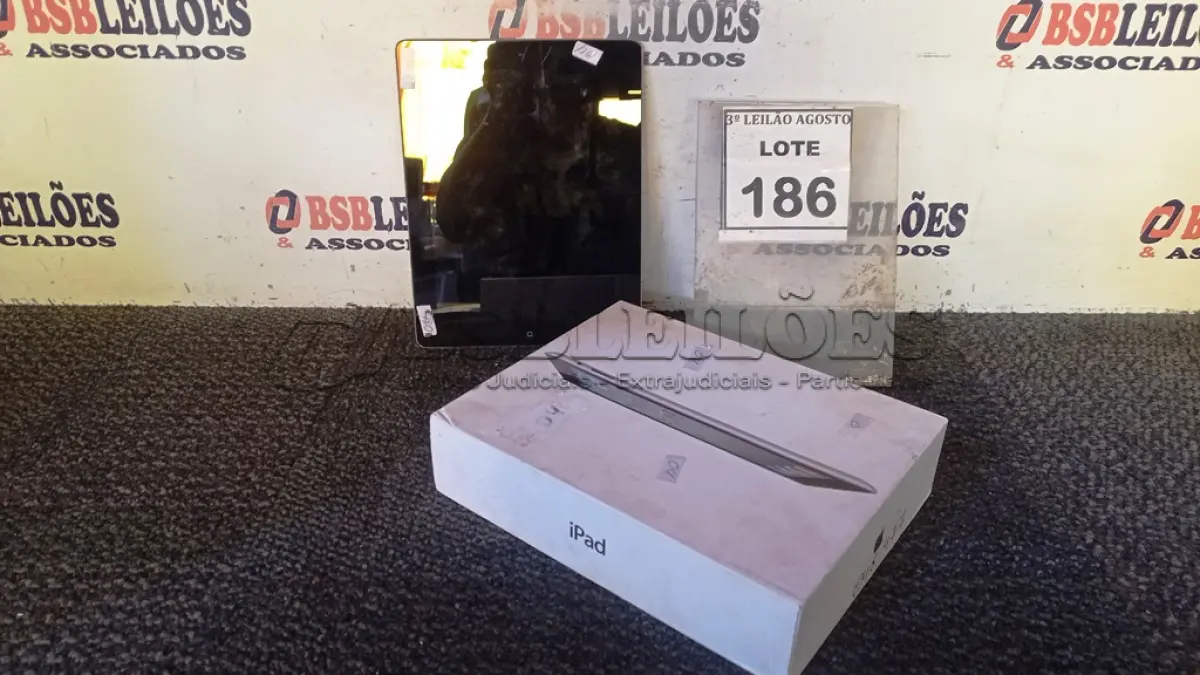 LOTE 186 - 01 IPAD. (NO ESTADO) ATENÇÃO! FAZER A VISITAÇÃO ANTES DE ARREMATAR, NÃO SABEMOS SE FUNCIONA, LEILÃO NÃO TEM GARANTIA E NEM DEVOLUÇÃO, SUJEITO A POSSÍVEIS AVARIAS VISÍVEIS/OCULTAS E/OU AUSÊNCIA DE COMPONENTES.