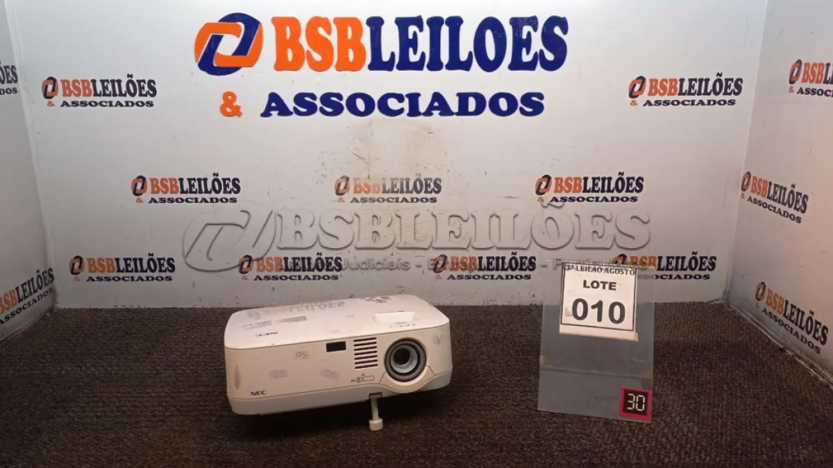 LOTE 010 - 01 PROJETOR NEC. (NO ESTADO) ATENÇÃO! FAZER A VISITAÇÃO ANTES DE ARREMATAR, NÃO SABEMOS SE FUNCIONA, LEILÃO NÃO TEM GARANTIA E NEM DEVOLUÇÃO, SUJEITO A POSSÍVEIS AVARIAS VISÍVEIS/OCULTAS E/OU AUSÊNCIA DE COMPONENTES.