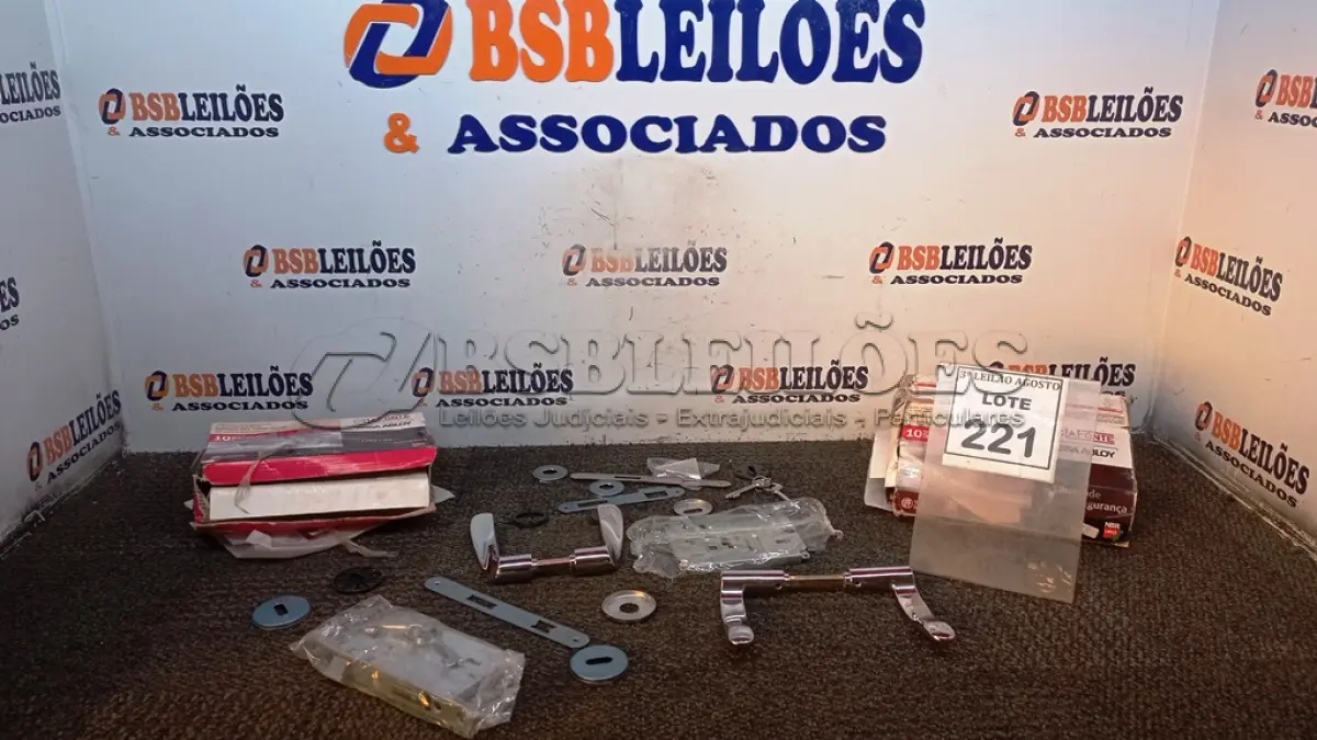 LOTE 221 - 02 FECHADURAS MARCA LA FONTE. (NO ESTADO) ATENÇÃO! FAZER A VISITAÇÃO ANTES DE ARREMATAR, NÃO SABEMOS SE FUNCIONA, LEILÃO NÃO TEM GARANTIA E NEM DEVOLUÇÃO, SUJEITO A POSSÍVEIS AVARIAS VISÍVEIS/OCULTAS E/OU AUSÊNCIA DE COMPONENTES.