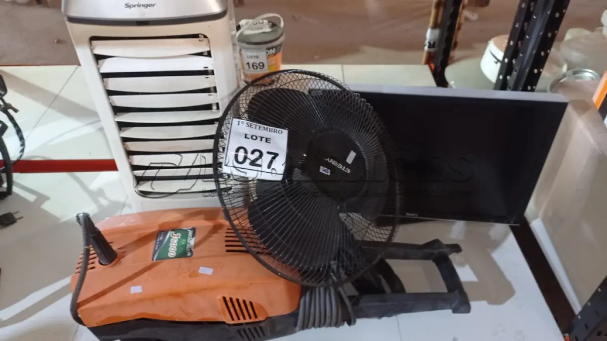 LOTE 027 - 01 LAVADORA DE ALTA PRESSÃO, 01 CLIMATIZADOR DE AR, 01 VENTILADOR E 01 MONITOR MARCA DELL. (NO ESTADO) ATENÇÃO! FAZER A VISITAÇÃO ANTES DE ARREMATAR, NÃO SABEMOS SE FUNCIONA, LEILÃO NÃO TEM GARANTIA E NEM DEVOLUÇÃO, SUJEITO A POSSÍVEIS AVARIAS VISÍVEIS/OCULTAS E/OU AUSÊNCIA DE COMPONENTES.
