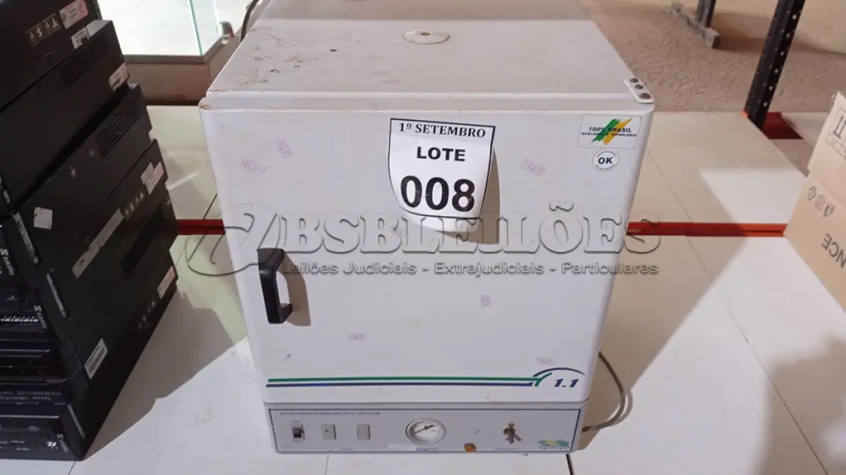 LOTE 008 - 01 ESTUFA PARA ESTERILIZAÇÃO E SECAGEM. (NO ESTADO) ATENÇÃO! FAZER A VISITAÇÃO ANTES DE ARREMATAR, NÃO SABEMOS SE FUNCIONA, LEILÃO NÃO TEM GARANTIA E NEM DEVOLUÇÃO, SUJEITO A POSSÍVEIS AVARIAS VISÍVEIS/OCULTAS E/OU AUSÊNCIA DE COMPONENTES.
