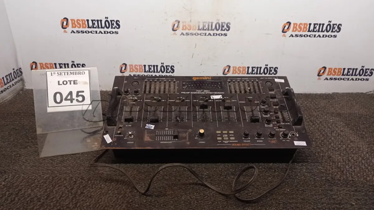 LOTE 045 - 01 MIXER DE DJ PMX 3501. (NO ESTADO) ATENÇÃO! FAZER A VISITAÇÃO ANTES DE ARREMATAR, NÃO SABEMOS SE FUNCIONA, LEILÃO NÃO TEM GARANTIA E NEM DEVOLUÇÃO, SUJEITO A POSSÍVEIS AVARIAS VISÍVEIS/OCULTAS E/OU AUSÊNCIA DE COMPONENTES.
