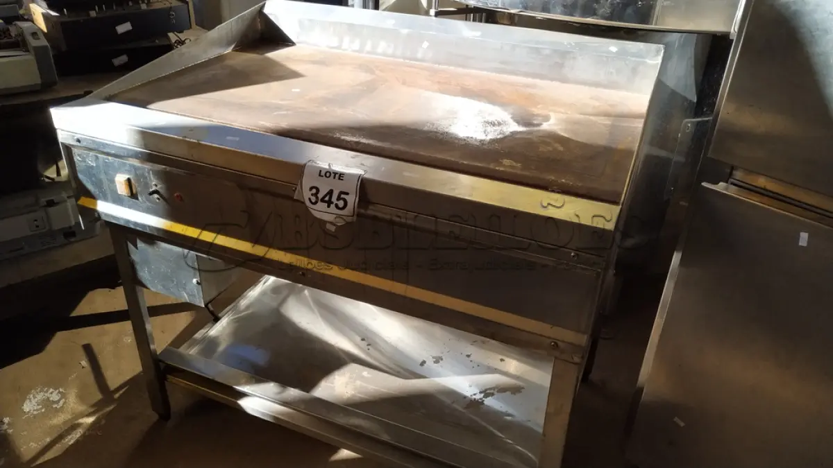 LOTE 483 - 01 CHAPA INDUSTRIAL ELÉTRICA EM INOX. (NO ESTADO) ATENÇÃO! FAZER A VISITAÇÃO ANTES DE ARREMATAR, NÃO SABEMOS SE FUNCIONA, LEILÃO NÃO TEM GARANTIA E NEM DEVOLUÇÃO, SUJEITO A POSSÍVEIS AVARIAS VISÍVEIS/OCULTAS E/OU AUSÊNCIA DE COMPONENTES.