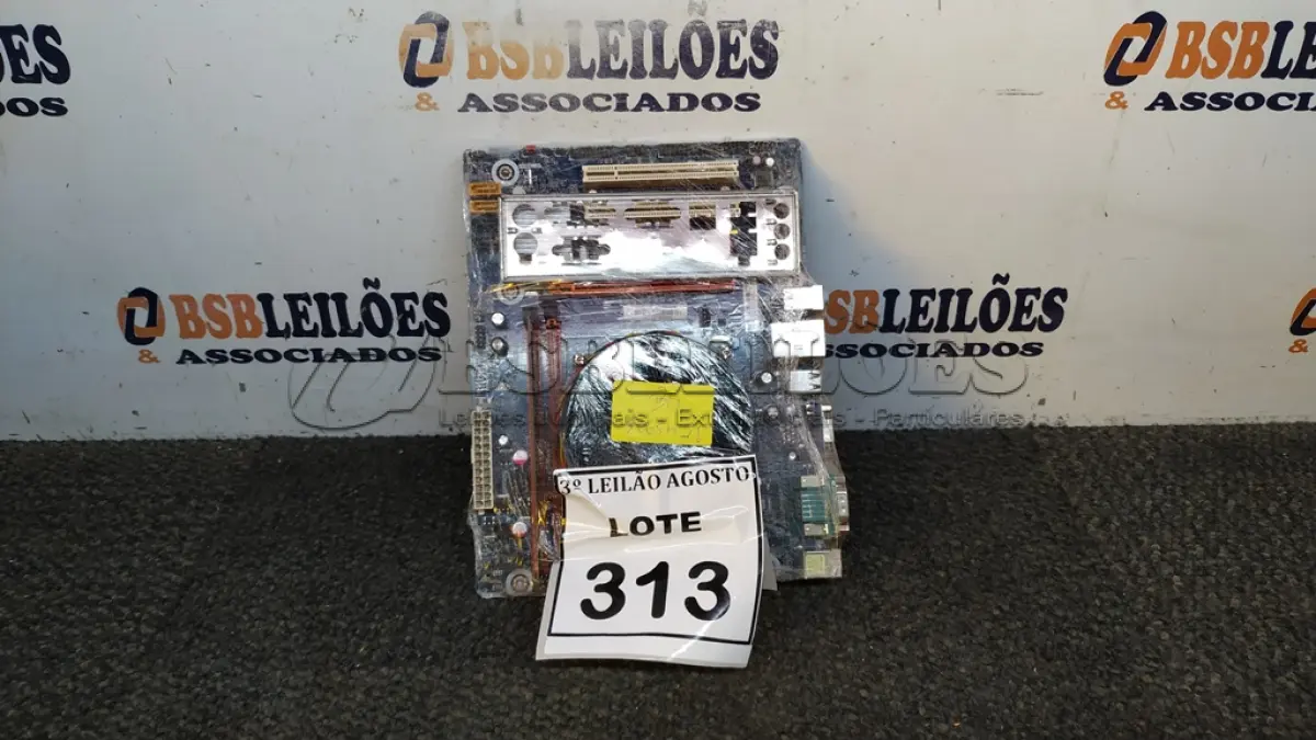 LOTE 313 - 01 PLACA MÃE I5 4° GERAÇÃO 4G RAM. (NO ESTADO) ATENÇÃO! FAZER A VISITAÇÃO ANTES DE ARREMATAR, NÃO SABEMOS SE FUNCIONA, LEILÃO NÃO TEM GARANTIA E NEM DEVOLUÇÃO, SUJEITO A POSSÍVEIS AVARIAS VISÍVEIS/OCULTAS E/OU AUSÊNCIA DE COMPONENTES.