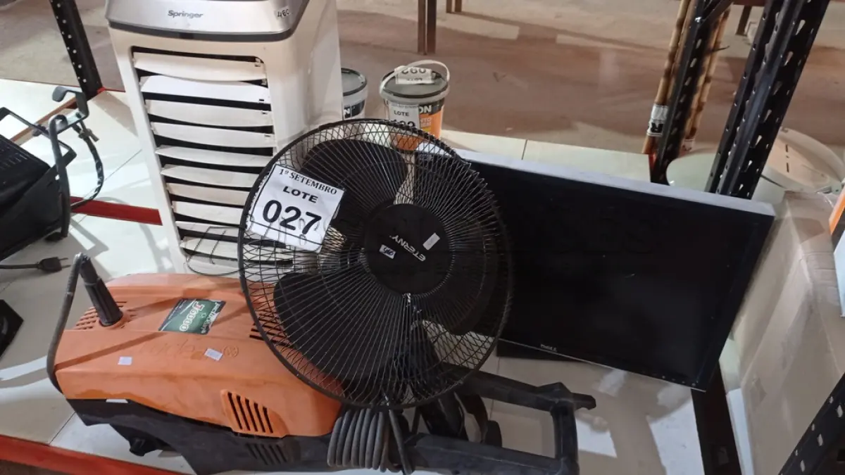 LOTE 027 - 01 LAVADORA DE ALTA PRESSÃO, 01 CLIMATIZADOR DE AR, 01 VENTILADOR E 01 MONITOR MARCA DELL. (NO ESTADO) ATENÇÃO! FAZER A VISITAÇÃO ANTES DE ARREMATAR, NÃO SABEMOS SE FUNCIONA, LEILÃO NÃO TEM GARANTIA E NEM DEVOLUÇÃO, SUJEITO A POSSÍVEIS AVARIAS VISÍVEIS/OCULTAS E/OU AUSÊNCIA DE COMPONENTES.