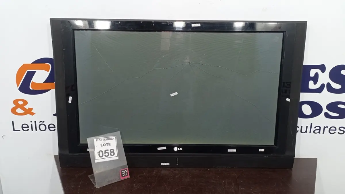 01 TV LCD 42’’ MARCA LG COM AVARIAS. (NO ESTADO) ATENÇÃO! FAZER A VISITAÇÃO ANTES DE ARREMATAR, NÃO SABEMOS SE FUNCIONA, LEILÃO NÃO TEM GARANTIA E NEM DEVOLUÇÃO, SUJEITO A POSSÍVEIS AVARIAS VISÍVEIS/OCULTAS E/OU AUSÊNCIA DE COMPONENTES.