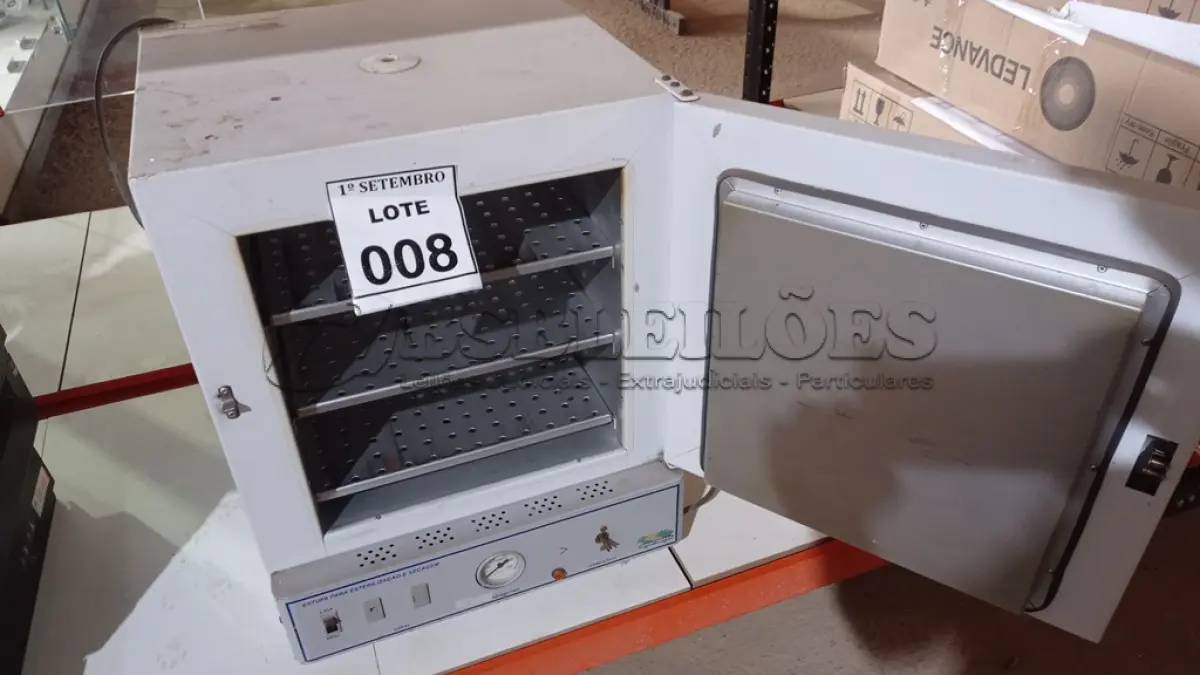 LOTE 008 - 01 ESTUFA PARA ESTERILIZAÇÃO E SECAGEM. (NO ESTADO) ATENÇÃO! FAZER A VISITAÇÃO ANTES DE ARREMATAR, NÃO SABEMOS SE FUNCIONA, LEILÃO NÃO TEM GARANTIA E NEM DEVOLUÇÃO, SUJEITO A POSSÍVEIS AVARIAS VISÍVEIS/OCULTAS E/OU AUSÊNCIA DE COMPONENTES.