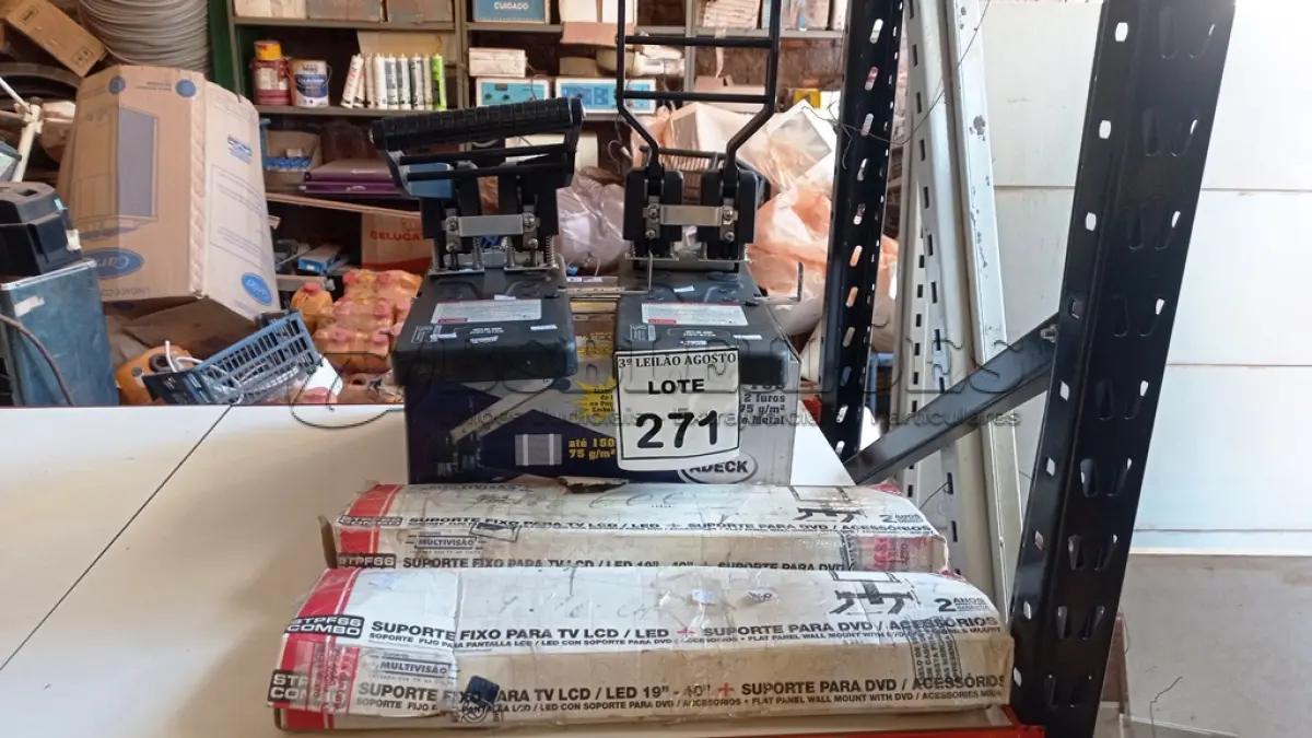 LOTE 271 - 02 SUPORTES FIXOS PARA TV. (NO ESTADO) ATENÇÃO! FAZER A VISITAÇÃO ANTES DE ARREMATAR, NÃO SABEMOS SE FUNCIONA, LEILÃO NÃO TEM GARANTIA E NEM DEVOLUÇÃO, SUJEITO A POSSÍVEIS AVARIAS VISÍVEIS/OCULTAS E/OU AUSÊNCIA DE COMPONENTES.