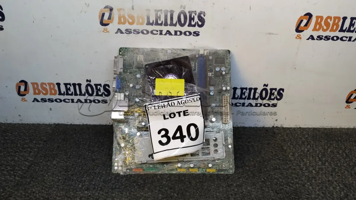 LOTE 340 - 01 PLACA MÃE I3 3° GERAÇÃO 2G RAM. (NO ESTADO) ATENÇÃO! FAZER A VISITAÇÃO ANTES DE ARREMATAR, NÃO SABEMOS SE FUNCIONA, LEILÃO NÃO TEM GARANTIA E NEM DEVOLUÇÃO, SUJEITO A POSSÍVEIS AVARIAS VISÍVEIS/OCULTAS E/OU AUSÊNCIA DE COMPONENTES.