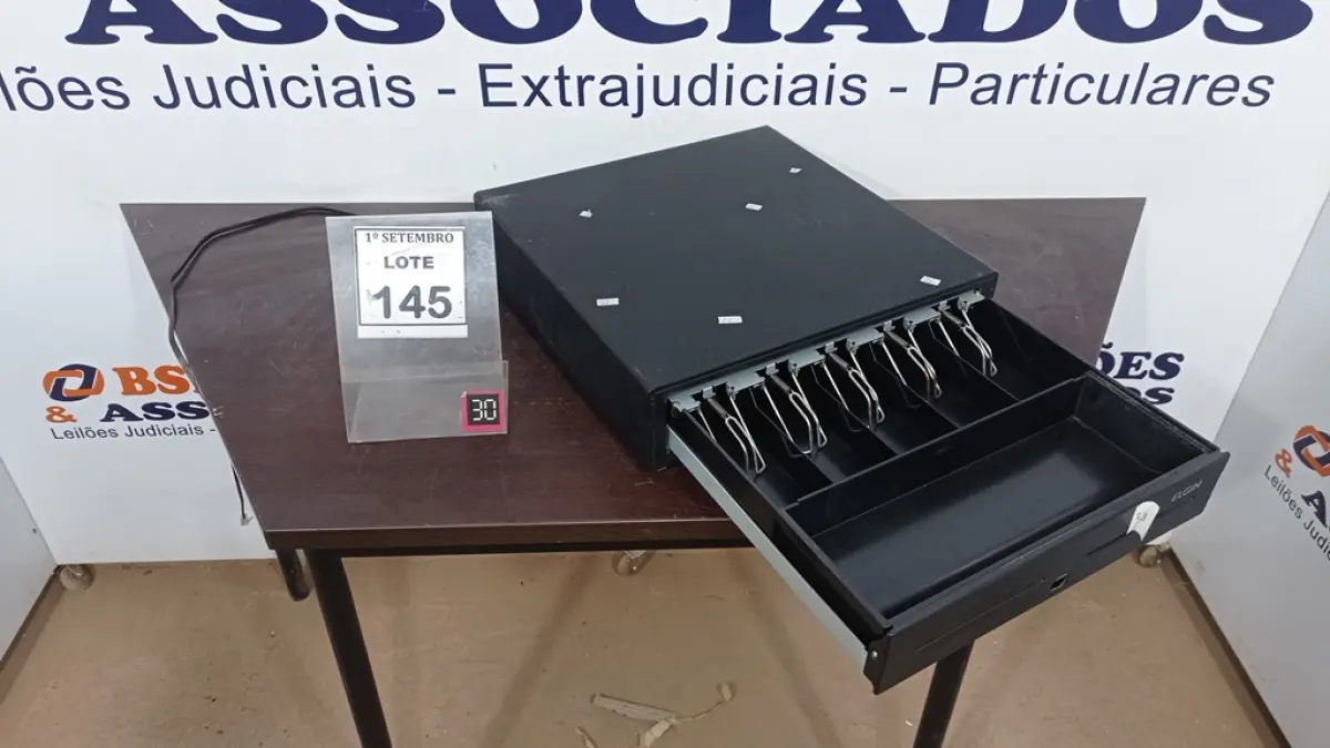 01 GAVETA DE DINHEIRO. (NO ESTADO) ATENÇÃO! FAZER A VISITAÇÃO ANTES DE ARREMATAR, NÃO SABEMOS SE FUNCIONA, LEILÃO NÃO TEM GARANTIA E NEM DEVOLUÇÃO, SUJEITO A POSSÍVEIS AVARIAS VISÍVEIS/OCULTAS E/OU AUSÊNCIA DE COMPONENTES.