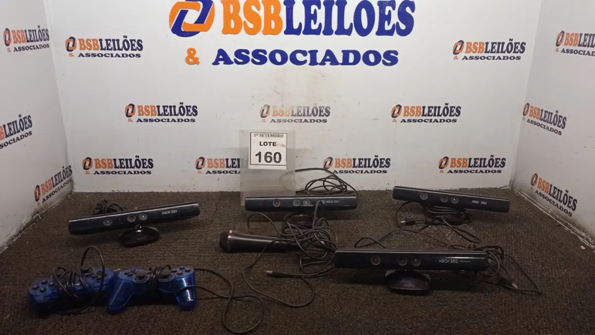04 KINECT DE XBOX, 01 MICROFONE E 02 JOYSTICKS. (NO ESTADO) ATENÇÃO! FAZER A VISITAÇÃO ANTES DE ARREMATAR, NÃO SABEMOS SE FUNCIONA, LEILÃO NÃO TEM GARANTIA E NEM DEVOLUÇÃO, SUJEITO A POSSÍVEIS AVARIAS VISÍVEIS/OCULTAS E/OU AUSÊNCIA DE COMPONENTES.