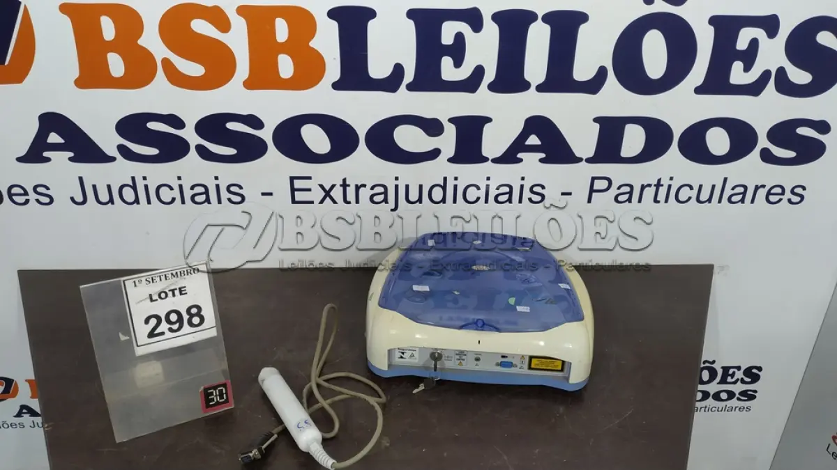 LOTE 298 - 01 APARELHO DE TERAPIA A LASER CONTÍNUA E PULSADA. (NO ESTADO) ATENÇÃO! FAZER A VISITAÇÃO ANTES DE ARREMATAR, NÃO SABEMOS SE FUNCIONA, LEILÃO NÃO TEM GARANTIA E NEM DEVOLUÇÃO, SUJEITO A POSSÍVEIS AVARIAS VISÍVEIS/OCULTAS E/OU AUSÊNCIA DE COMPONENTES.