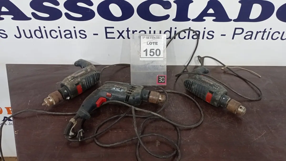 03 FURADEIRAS BOSCH. (NO ESTADO) ATENÇÃO! FAZER A VISITAÇÃO ANTES DE ARREMATAR, NÃO SABEMOS SE FUNCIONA, LEILÃO NÃO TEM GARANTIA E NEM DEVOLUÇÃO, SUJEITO A POSSÍVEIS AVARIAS VISÍVEIS/OCULTAS E/OU AUSÊNCIA DE COMPONENTES.