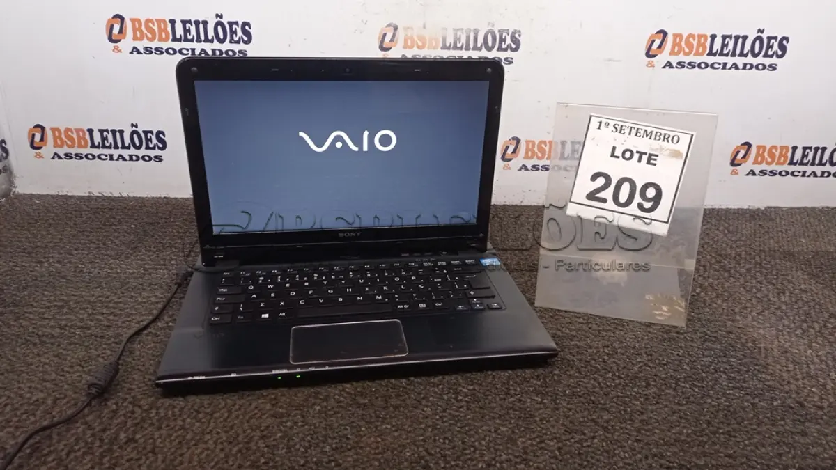 LOTE 209 - 01 NOTEBOOK SONY VAIO COM FONTE. (NO ESTADO) ATENÇÃO! FAZER A VISITAÇÃO ANTES DE ARREMATAR, NÃO SABEMOS SE FUNCIONA, LEILÃO NÃO TEM GARANTIA E NEM DEVOLUÇÃO, SUJEITO A POSSÍVEIS AVARIAS VISÍVEIS/OCULTAS E/OU AUSÊNCIA DE COMPONENTES