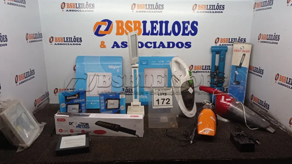 LOTE 172 - 01 LOTE COM VÁRIAS LUMINÁRIAS E 03 ASPIRADORES DE PÓ DE MÃO. (NO ESTADO) ATENÇÃO! FAZER A VISITAÇÃO ANTES DE ARREMATAR, NÃO SABEMOS SE FUNCIONA, LEILÃO NÃO TEM GARANTIA E NEM DEVOLUÇÃO, SUJEITO A POSSÍVEIS AVARIAS VISÍVEIS/OCULTAS E/OU AUSÊNCIA DE COMPONENTES