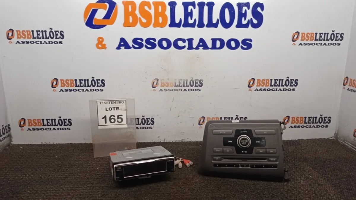 02 APARELHOS DE SOM AUTOMOTIVOS. (NO ESTADO) ATENÇÃO! FAZER A VISITAÇÃO ANTES DE ARREMATAR, NÃO SABEMOS SE FUNCIONA, LEILÃO NÃO TEM GARANTIA E NEM DEVOLUÇÃO, SUJEITO A POSSÍVEIS AVARIAS VISÍVEIS/OCULTAS E/OU AUSÊNCIA DE COMPONENTES