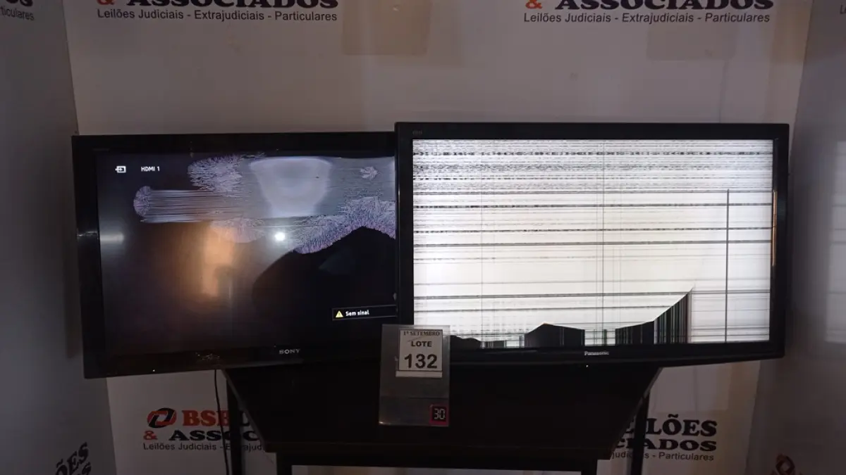 01 TV LCD 42’’ MARCA PANASONIC E 01 TV LCD 40’’ MARCA SONY COM AVARIAS. (NO ESTADO) ATENÇÃO! FAZER A VISITAÇÃO ANTES DE ARREMATAR, NÃO SABEMOS SE FUNCIONA, LEILÃO NÃO TEM GARANTIA E NEM DEVOLUÇÃO, SUJEITO A POSSÍVEIS AVARIAS VISÍVEIS/OCULTAS E/OU AUSÊNCIA DE COMPONENTES.