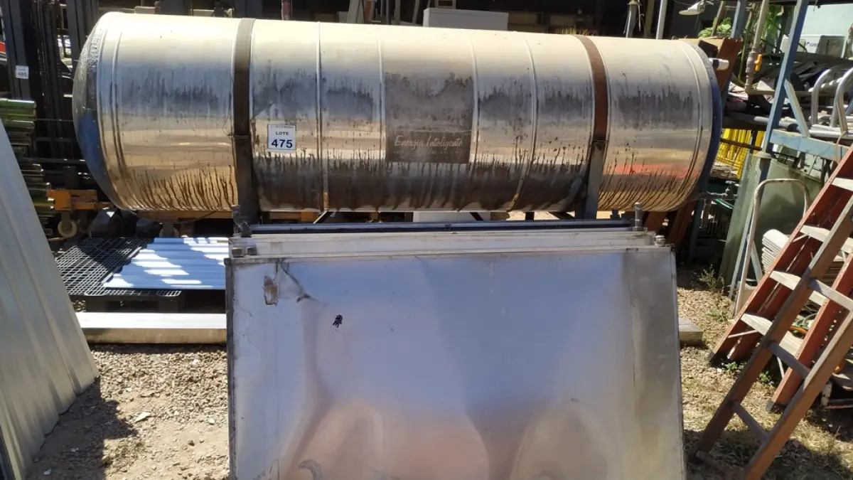 01 BOILER AQUECEDOR SOLAR PARA ÁGUA. (NO ESTADO) ATENÇÃO! FAZER A VISITAÇÃO ANTES DE ARREMATAR, NÃO SABEMOS SE FUNCIONA, LEILÃO NÃO TEM GARANTIA E NEM DEVOLUÇÃO, SUJEITO A POSSÍVEIS AVARIAS VISÍVEIS/OCULTAS E/OU AUSÊNCIA DE COMPONENTES.