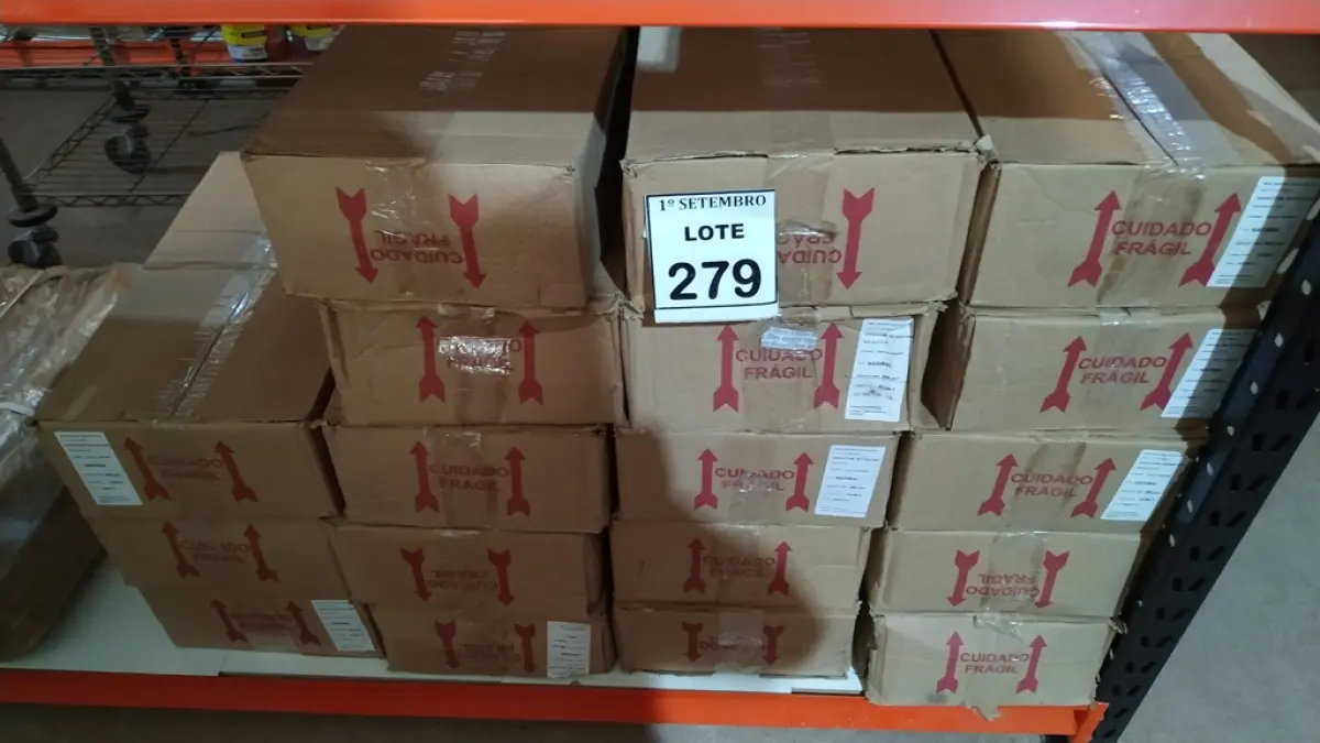 01 LOTE COM GRANDE QUANTIDADE DE CAPAS DE CD. (NO ESTADO) ATENÇÃO! FAZER A VISITAÇÃO ANTES DE ARREMATAR, NÃO SABEMOS SE FUNCIONA, LEILÃO NÃO TEM GARANTIA E NEM DEVOLUÇÃO, SUJEITO A POSSÍVEIS AVARIAS VISÍVEIS/OCULTAS E/OU AUSÊNCIA DE COMPONENTES.