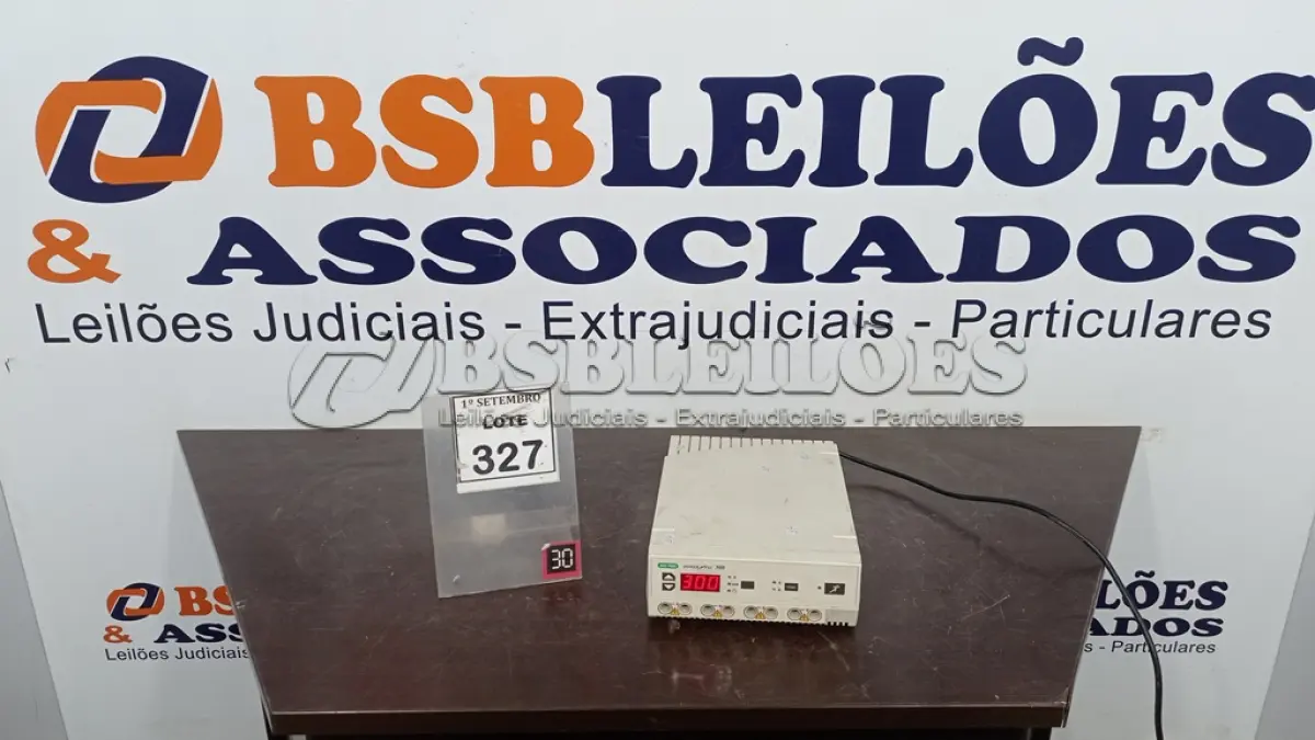 LOTE 327 - 01 APARELHO DE ELETROFORESE BIO RAD POWER PAC 3000. (NO ESTADO) ATENÇÃO! FAZER A VISITAÇÃO ANTES DE ARREMATAR, NÃO SABEMOS SE FUNCIONA, LEILÃO NÃO TEM GARANTIA E NEM DEVOLUÇÃO, SUJEITO A POSSÍVEIS AVARIAS VISÍVEIS/OCULTAS E/OU AUSÊNCIA DE COMPONENTES.