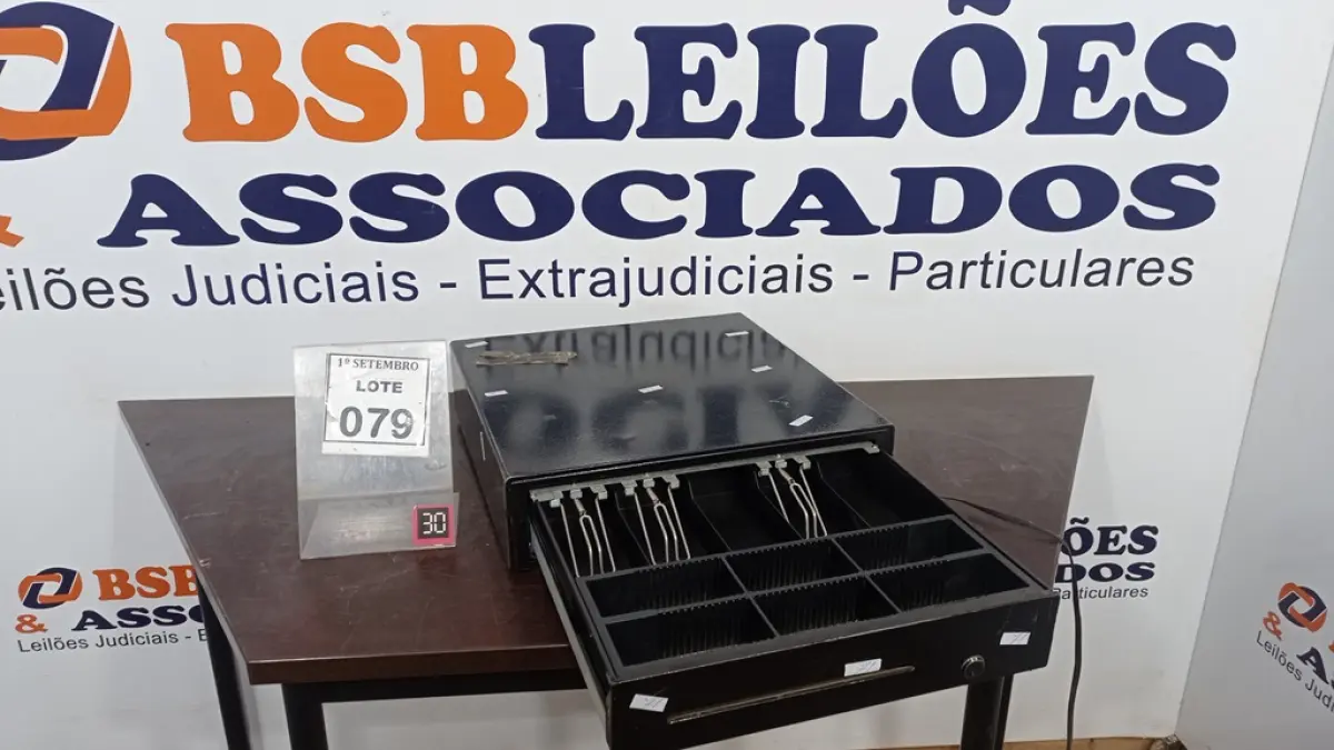 01 GAVETA DE DINHEIRO. (NO ESTADO) ATENÇÃO! FAZER A VISITAÇÃO ANTES DE ARREMATAR, NÃO SABEMOS SE FUNCIONA, LEILÃO NÃO TEM GARANTIA E NEM DEVOLUÇÃO, SUJEITO A POSSÍVEIS AVARIAS VISÍVEIS/OCULTAS E/OU AUSÊNCIA DE COMPONENTES.