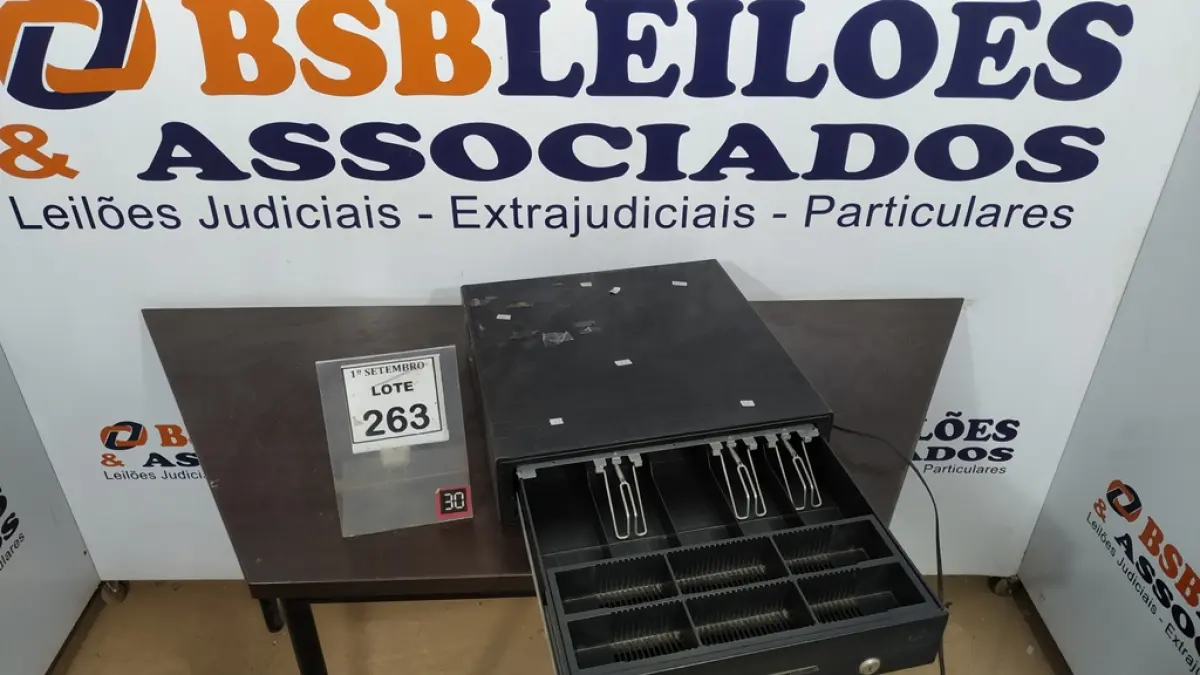 01 GAVETA DE DINHEIRO. (NO ESTADO) ATENÇÃO! FAZER A VISITAÇÃO ANTES DE ARREMATAR, NÃO SABEMOS SE FUNCIONA, LEILÃO NÃO TEM GARANTIA E NEM DEVOLUÇÃO, SUJEITO A POSSÍVEIS AVARIAS VISÍVEIS/OCULTAS E/OU AUSÊNCIA DE COMPONENTES.