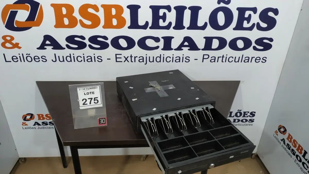 01 GAVETA DE DINHEIRO. (NO ESTADO) ATENÇÃO! FAZER A VISITAÇÃO ANTES DE ARREMATAR, NÃO SABEMOS SE FUNCIONA, LEILÃO NÃO TEM GARANTIA E NEM DEVOLUÇÃO, SUJEITO A POSSÍVEIS AVARIAS VISÍVEIS/OCULTAS E/OU AUSÊNCIA DE COMPONENTES.