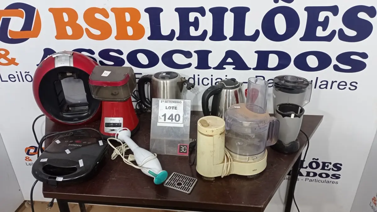 02 GARRAFAS TÉRMICAS, 02 MOTORES DE LIQUIDIFICADOR, 01 COPO DE LIQUIDIFICADOR 01 SANDUICHEIRA, 01 CAFETEIRA, 01 MULTIPROCESSADOR E 01 MIXER. (NO ESTADO) ATENÇÃO! FAZER A VISITAÇÃO ANTES DE ARREMATAR, NÃO SABEMOS SE FUNCIONA, LEILÃO NÃO TEM GARANTIA E NEM DEVOLUÇÃO, SUJEITO A POSSÍVEIS AVARIAS VISÍVEIS/OCULTAS E/OU AUSÊNCIA DE COMPONENTES.