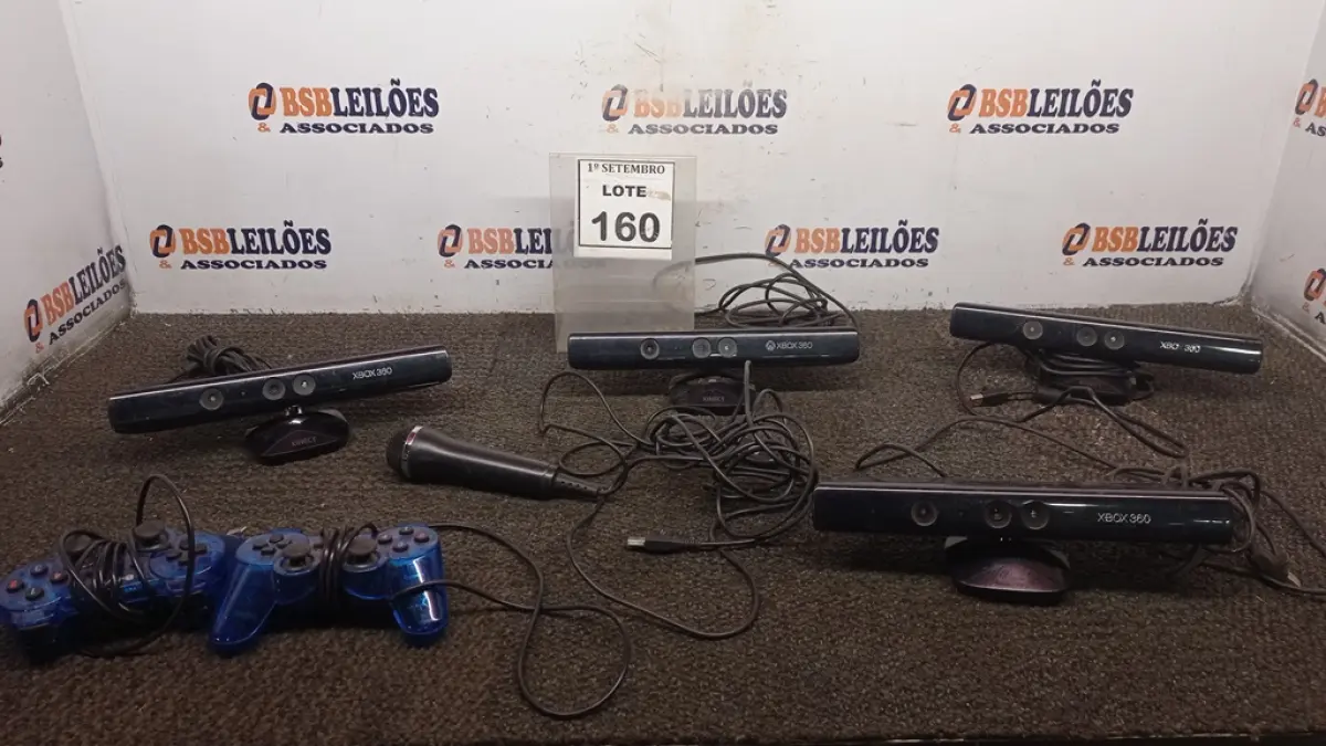 04 KINECT DE XBOX, 01 MICROFONE E 02 JOYSTICKS. (NO ESTADO) ATENÇÃO! FAZER A VISITAÇÃO ANTES DE ARREMATAR, NÃO SABEMOS SE FUNCIONA, LEILÃO NÃO TEM GARANTIA E NEM DEVOLUÇÃO, SUJEITO A POSSÍVEIS AVARIAS VISÍVEIS/OCULTAS E/OU AUSÊNCIA DE COMPONENTES.