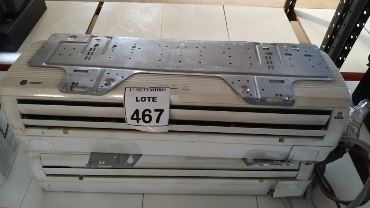 02 EVAPORADORAS 14.600BTUS MARCA TRANE. (NO ESTADO) ATENÇÃO! FAZER A VISITAÇÃO ANTES DE ARREMATAR, NÃO SABEMOS SE FUNCIONA, LEILÃO NÃO TEM GARANTIA E NEM DEVOLUÇÃO, SUJEITO A POSSÍVEIS AVARIAS VISÍVEIS/OCULTAS E/OU AUSÊNCIA DE COMPONENTES.