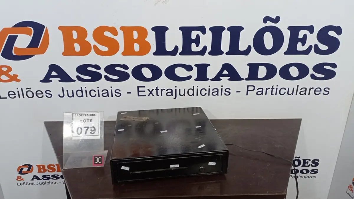 01 GAVETA DE DINHEIRO. (NO ESTADO) ATENÇÃO! FAZER A VISITAÇÃO ANTES DE ARREMATAR, NÃO SABEMOS SE FUNCIONA, LEILÃO NÃO TEM GARANTIA E NEM DEVOLUÇÃO, SUJEITO A POSSÍVEIS AVARIAS VISÍVEIS/OCULTAS E/OU AUSÊNCIA DE COMPONENTES.