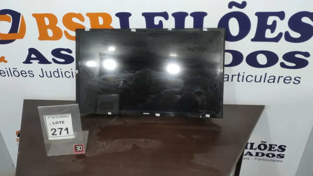 01 TV LCD 32’’ MARCA SAMSUNG. (NO ESTADO) ATENÇÃO! FAZER A VISITAÇÃO ANTES DE ARREMATAR, NÃO SABEMOS SE FUNCIONA, LEILÃO NÃO TEM GARANTIA E NEM DEVOLUÇÃO, SUJEITO A POSSÍVEIS AVARIAS VISÍVEIS/OCULTAS E/OU AUSÊNCIA DE COMPONENTES.