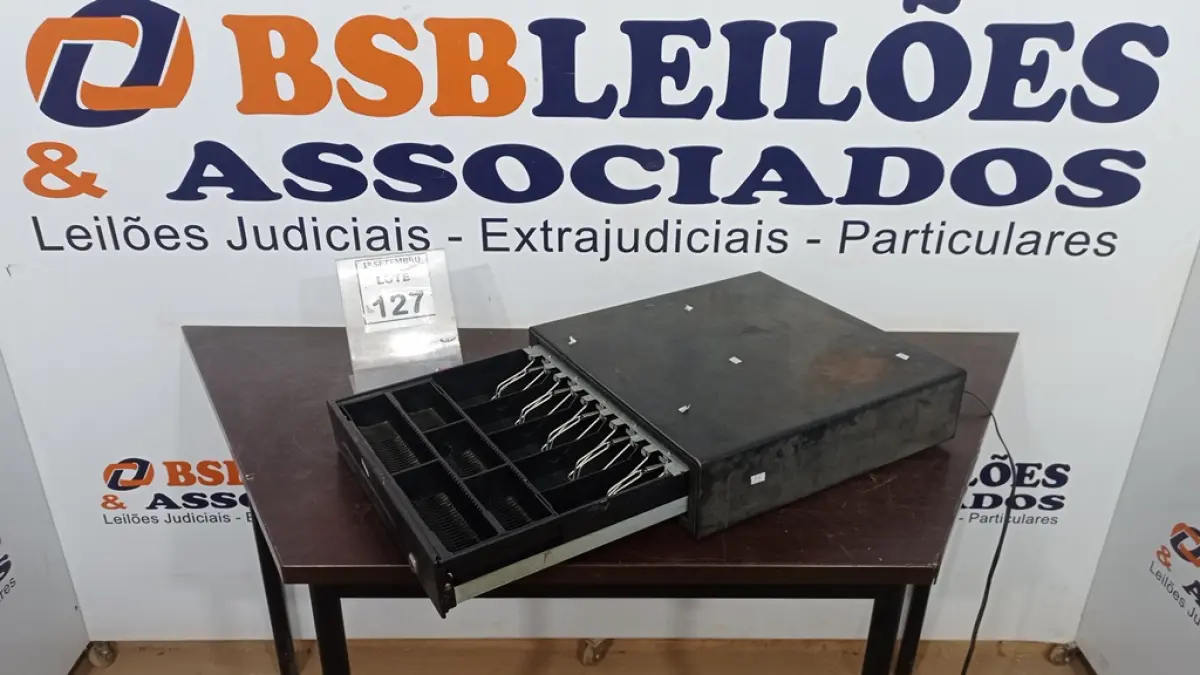 01 GAVETA DE DINHEIRO. (NO ESTADO) ATENÇÃO! FAZER A VISITAÇÃO ANTES DE ARREMATAR, NÃO SABEMOS SE FUNCIONA, LEILÃO NÃO TEM GARANTIA E NEM DEVOLUÇÃO, SUJEITO A POSSÍVEIS AVARIAS VISÍVEIS/OCULTAS E/OU AUSÊNCIA DE COMPONENTES.