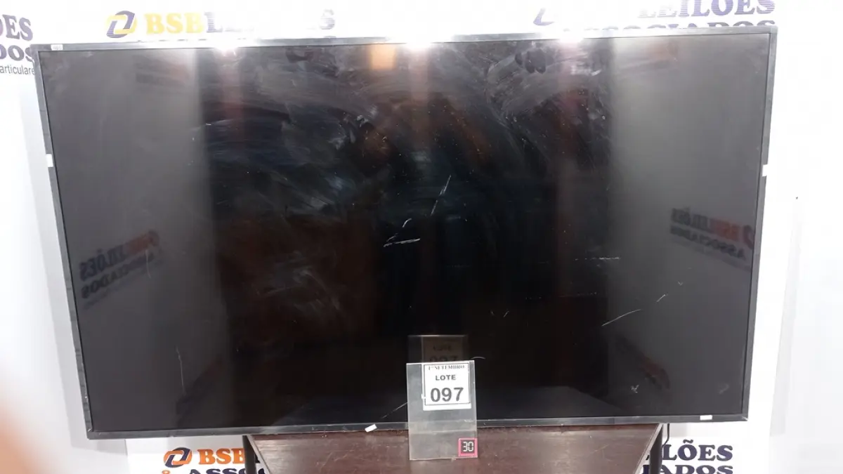 01 TV LCD 70’’ MARCA LG. (NO ESTADO) ATENÇÃO! FAZER A VISITAÇÃO ANTES DE ARREMATAR, NÃO SABEMOS SE FUNCIONA, LEILÃO NÃO TEM GARANTIA E NEM DEVOLUÇÃO, SUJEITO A POSSÍVEIS AVARIAS VISÍVEIS/OCULTAS E/OU AUSÊNCIA DE COMPONENTES.