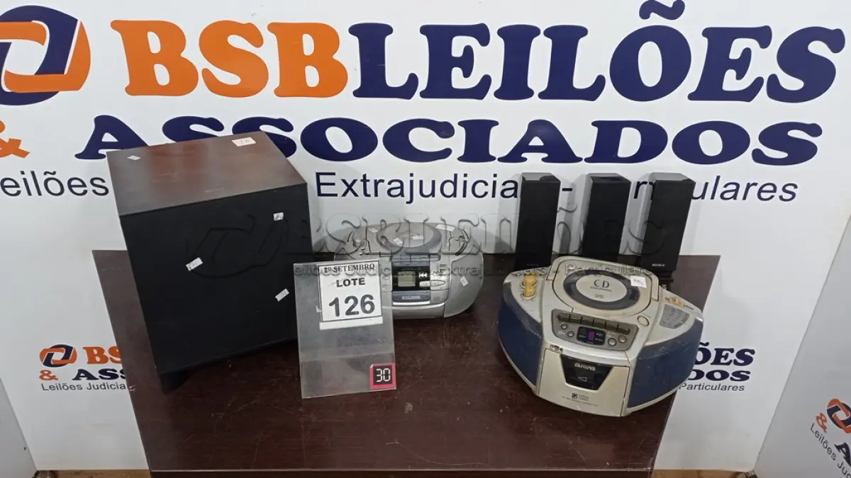 LOTE 126 - 02 RÁDIOS MICRO SYSTEM PORTÁTEIS, 03 MINIS CAIXAS DE SOM E 01 SUBWOOFER. (NO ESTADO) ATENÇÃO! FAZER A VISITAÇÃO ANTES DE ARREMATAR, NÃO SABEMOS SE FUNCIONA, LEILÃO NÃO TEM GARANTIA E NEM DEVOLUÇÃO, SUJEITO A POSSÍVEIS AVARIAS VISÍVEIS/OCULTAS E/OU AUSÊNCIA DE COMPONENTES.