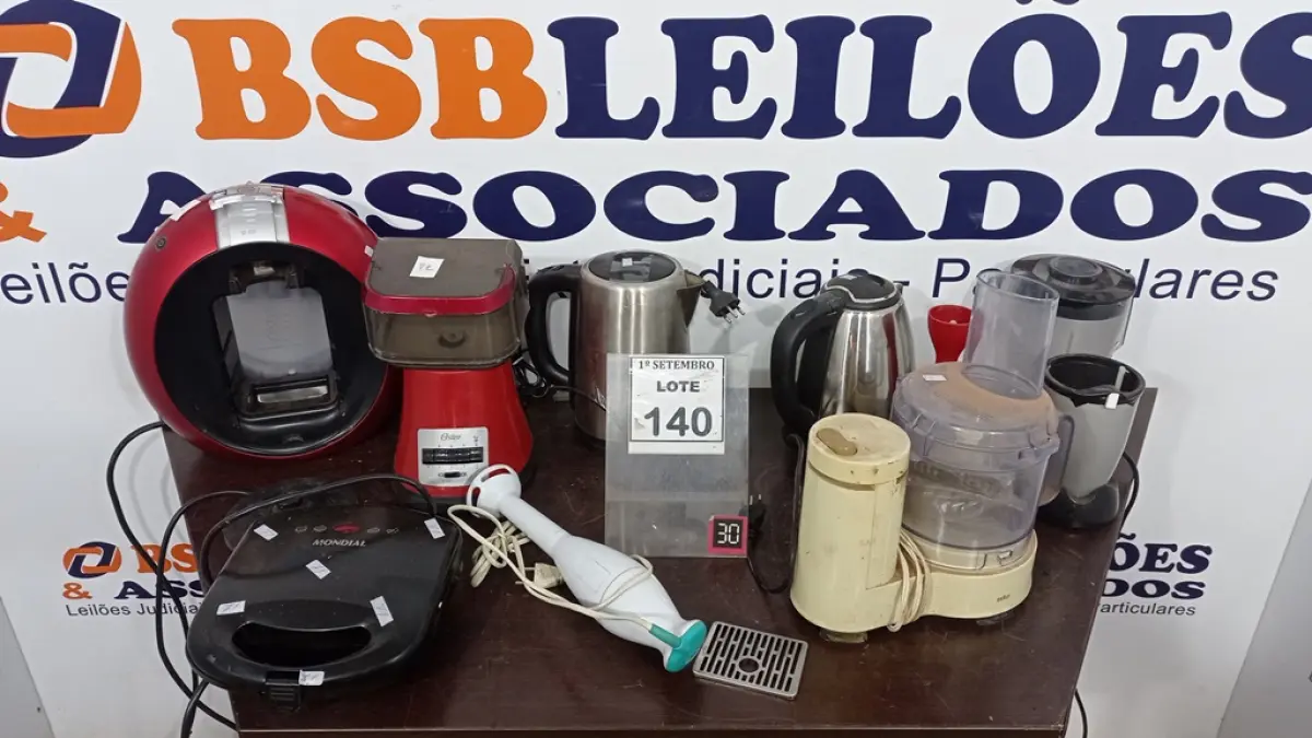 02 GARRAFAS TÉRMICAS, 02 MOTORES DE LIQUIDIFICADOR, 01 COPO DE LIQUIDIFICADOR 01 SANDUICHEIRA, 01 CAFETEIRA, 01 MULTIPROCESSADOR E 01 MIXER. (NO ESTADO) ATENÇÃO! FAZER A VISITAÇÃO ANTES DE ARREMATAR, NÃO SABEMOS SE FUNCIONA, LEILÃO NÃO TEM GARANTIA E NEM DEVOLUÇÃO, SUJEITO A POSSÍVEIS AVARIAS VISÍVEIS/OCULTAS E/OU AUSÊNCIA DE COMPONENTES.