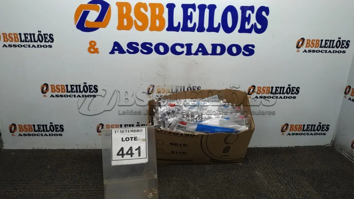 LOTE 441 - 01 LOTE COM APROXIMADAMENTE 50 MÁSCARAS AURA 9320+BR 3M. (NO ESTADO) ATENÇÃO! FAZER A VISITAÇÃO ANTES DE ARREMATAR, NÃO SABEMOS SE FUNCIONA, LEILÃO NÃO TEM GARANTIA E NEM DEVOLUÇÃO, SUJEITO A POSSÍVEIS AVARIAS VISÍVEIS/OCULTAS E/OU AUSÊNCIA DE COMPONENTES.