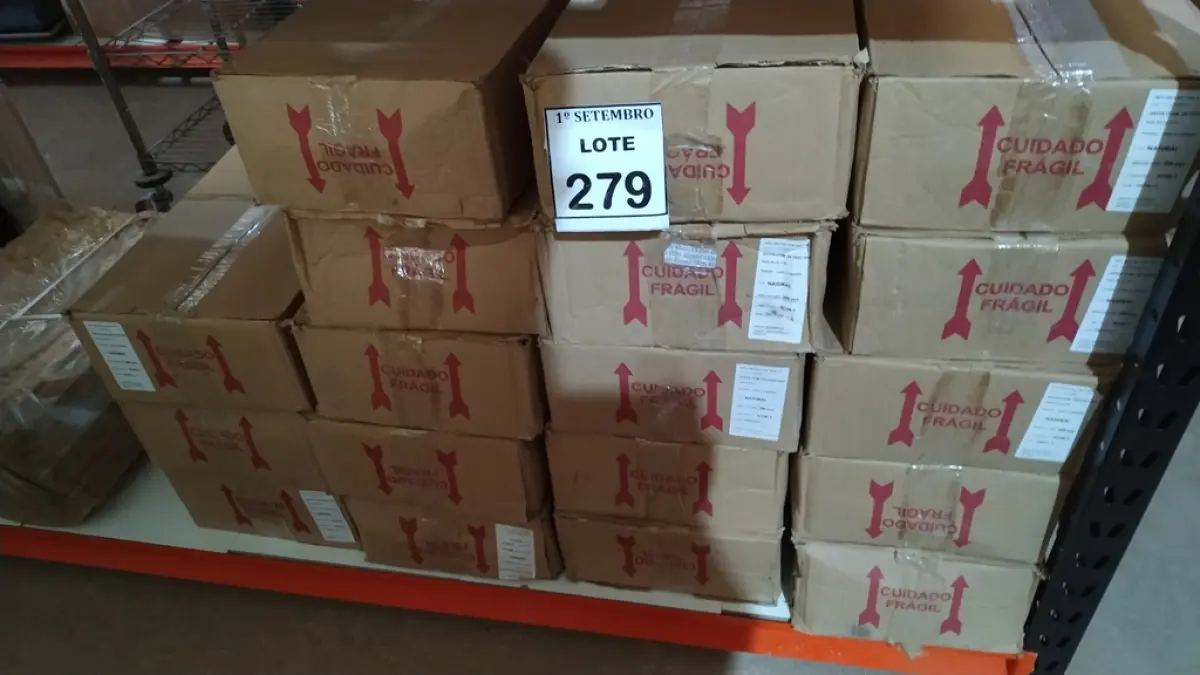 01 LOTE COM GRANDE QUANTIDADE DE CAPAS DE CD. (NO ESTADO) ATENÇÃO! FAZER A VISITAÇÃO ANTES DE ARREMATAR, NÃO SABEMOS SE FUNCIONA, LEILÃO NÃO TEM GARANTIA E NEM DEVOLUÇÃO, SUJEITO A POSSÍVEIS AVARIAS VISÍVEIS/OCULTAS E/OU AUSÊNCIA DE COMPONENTES.