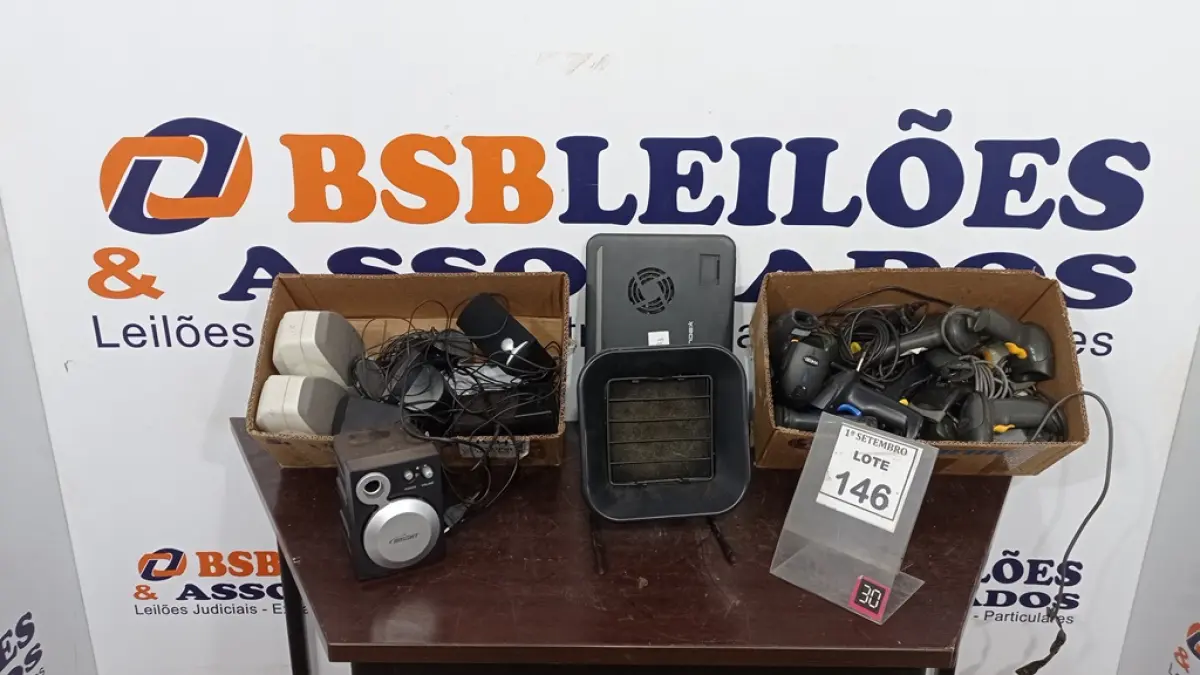 01 LOTE COM VÁRIAS CAIXAS DE SOM, LEITORAS DE CÓDIGO DE BARRAS, 01 COOLER DE NOTEBOOK E 01 EXAUSTOR DE BANCADA. (NO ESTADO) ATENÇÃO! FAZER A VISITAÇÃO ANTES DE ARREMATAR, NÃO SABEMOS SE FUNCIONA, LEILÃO NÃO TEM GARANTIA E NEM DEVOLUÇÃO, SUJEITO A POSSÍVEIS AVARIAS VISÍVEIS/OCULTAS E/OU AUSÊNCIA DE COMPONENTES.