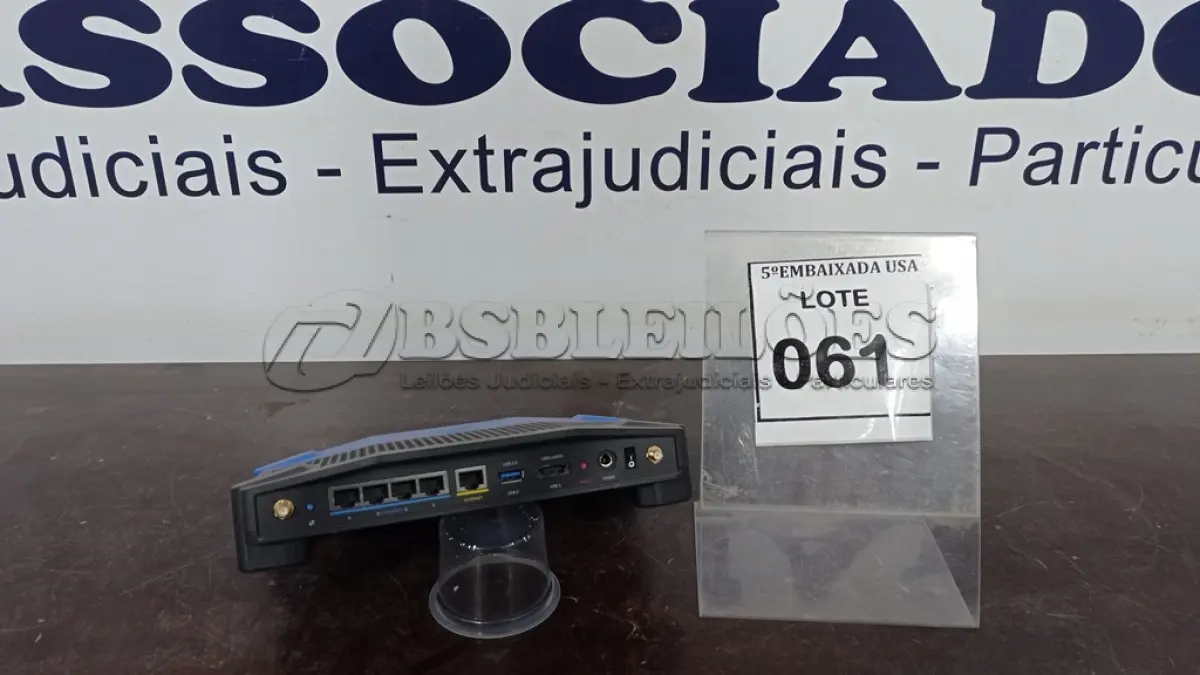LOTE 061 - 01 ROTEADOR LINKSYS. (NO ESTADO EM QUE SE ENCONTRA. SUJEITO A AVARIAS OCULTAS/VISÍVEIS.)