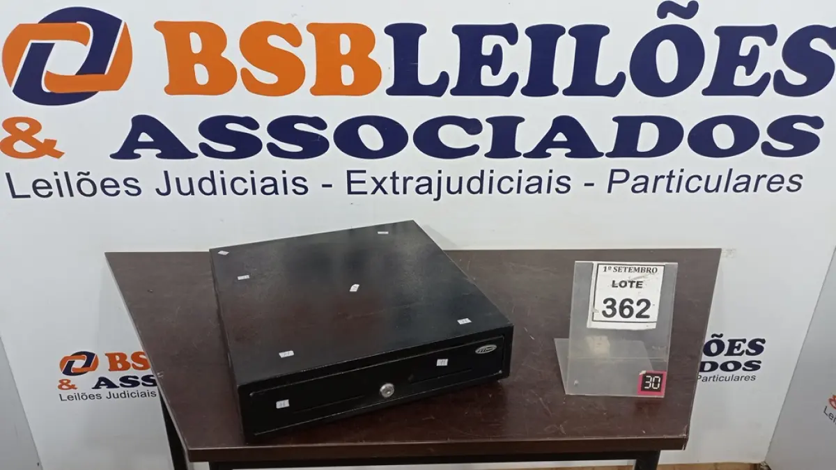 01 GAVETA DE DINHEIRO. (NO ESTADO) ATENÇÃO! FAZER A VISITAÇÃO ANTES DE ARREMATAR, NÃO SABEMOS SE FUNCIONA, LEILÃO NÃO TEM GARANTIA E NEM DEVOLUÇÃO, SUJEITO A POSSÍVEIS AVARIAS VISÍVEIS/OCULTAS E/OU AUSÊNCIA DE COMPONENTES.