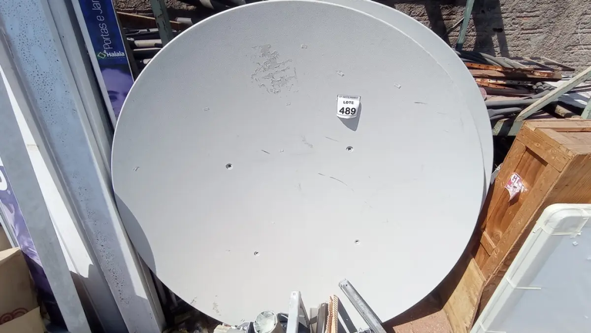 03 ANTENAS PARABÓLICAS. (NO ESTADO) ATENÇÃO! FAZER A VISITAÇÃO ANTES DE ARREMATAR, NÃO SABEMOS SE FUNCIONA, LEILÃO NÃO TEM GARANTIA E NEM DEVOLUÇÃO, SUJEITO A POSSÍVEIS AVARIAS VISÍVEIS/OCULTAS E/OU AUSÊNCIA DE COMPONENTES.