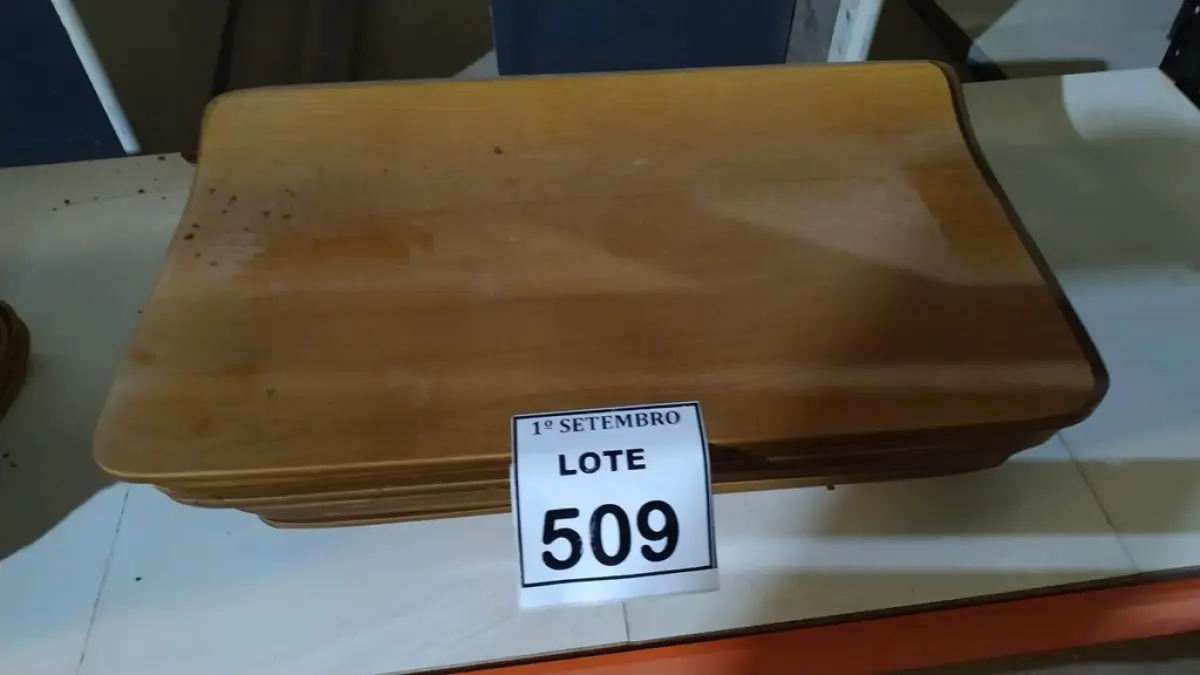 20 PEÇAS DE MADEIRA. (NO ESTADO) ATENÇÃO! FAZER A VISITAÇÃO ANTES DE ARREMATAR, NÃO SABEMOS SE FUNCIONA. LEILÃO NÃO TEM GARANTIA E NEM DEVOLUÇÃO, SUJEITO A POSSÍVEIS AVARIAS VISÍVEIS/OCULTAS E/OU AUSÊNCIA DE COMPONENTES.