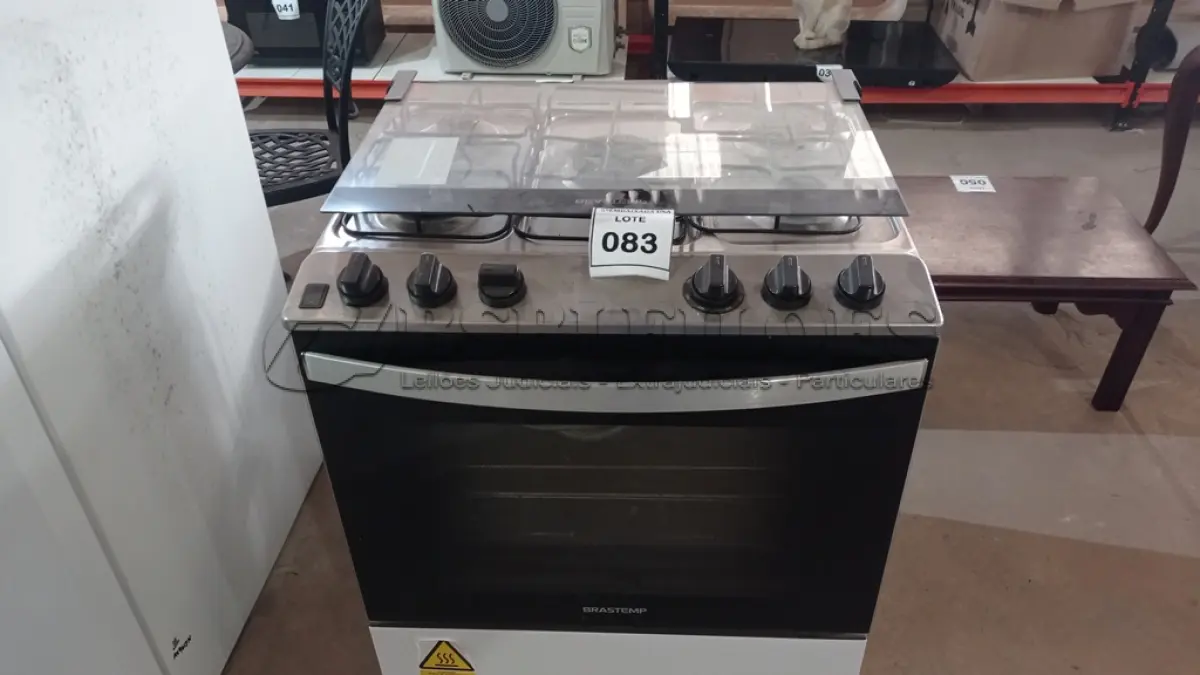 LOTE 083 - 01 FOGÃO 5 BOCAS BRASTEMP BIVOLTS. (NO ESTADO EM QUE SE ENCONTRA. SUJEITO A AVARIAS OCULTAS/VISÍVEIS.) AV9955P